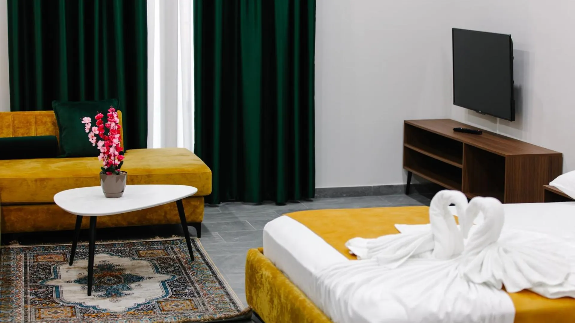 Andor Luxury Hotel & Duplex Kryemedhej