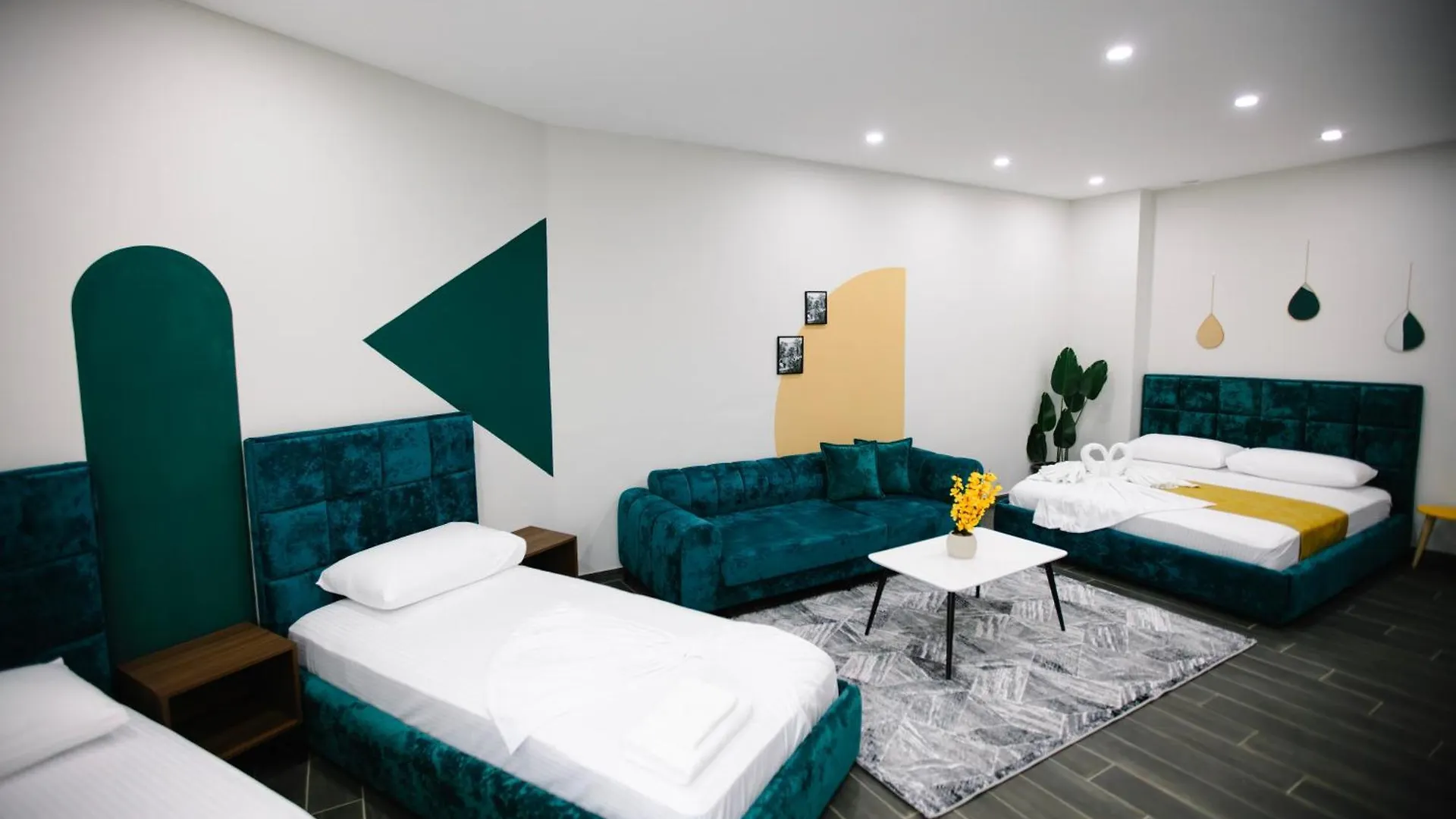 Andor Luxury Hotel & Duplex Kryemedhej 3*,  Albania