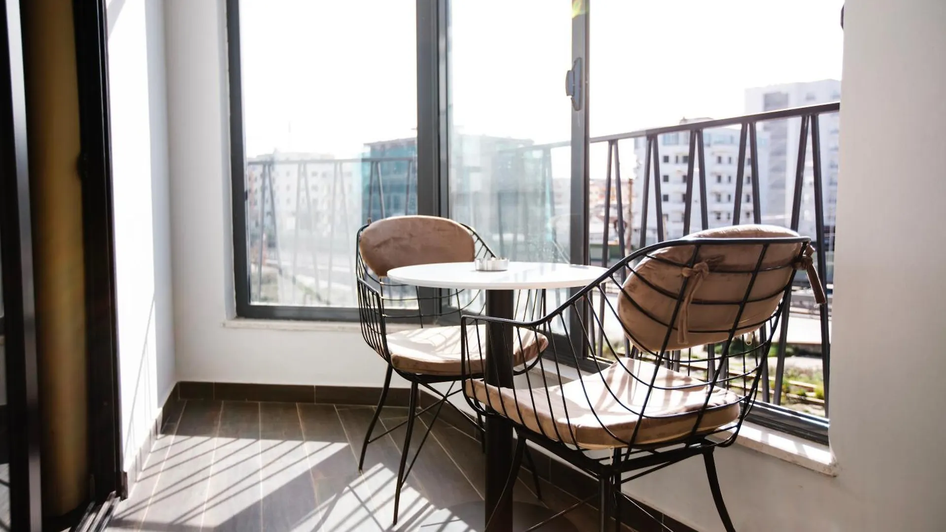 Andor Luxury Hotel & Duplex Kryemëdhej