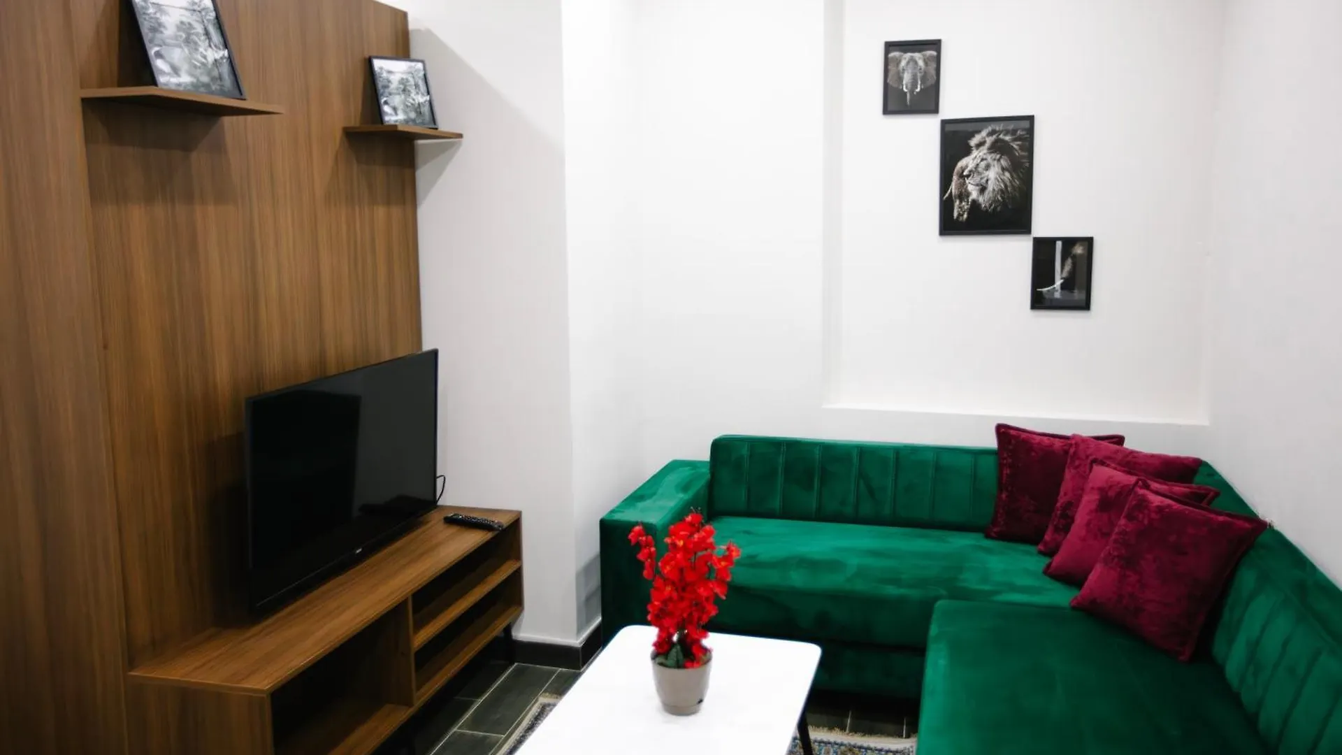 Andor Luxury Hotel & Duplex Kryemedhej