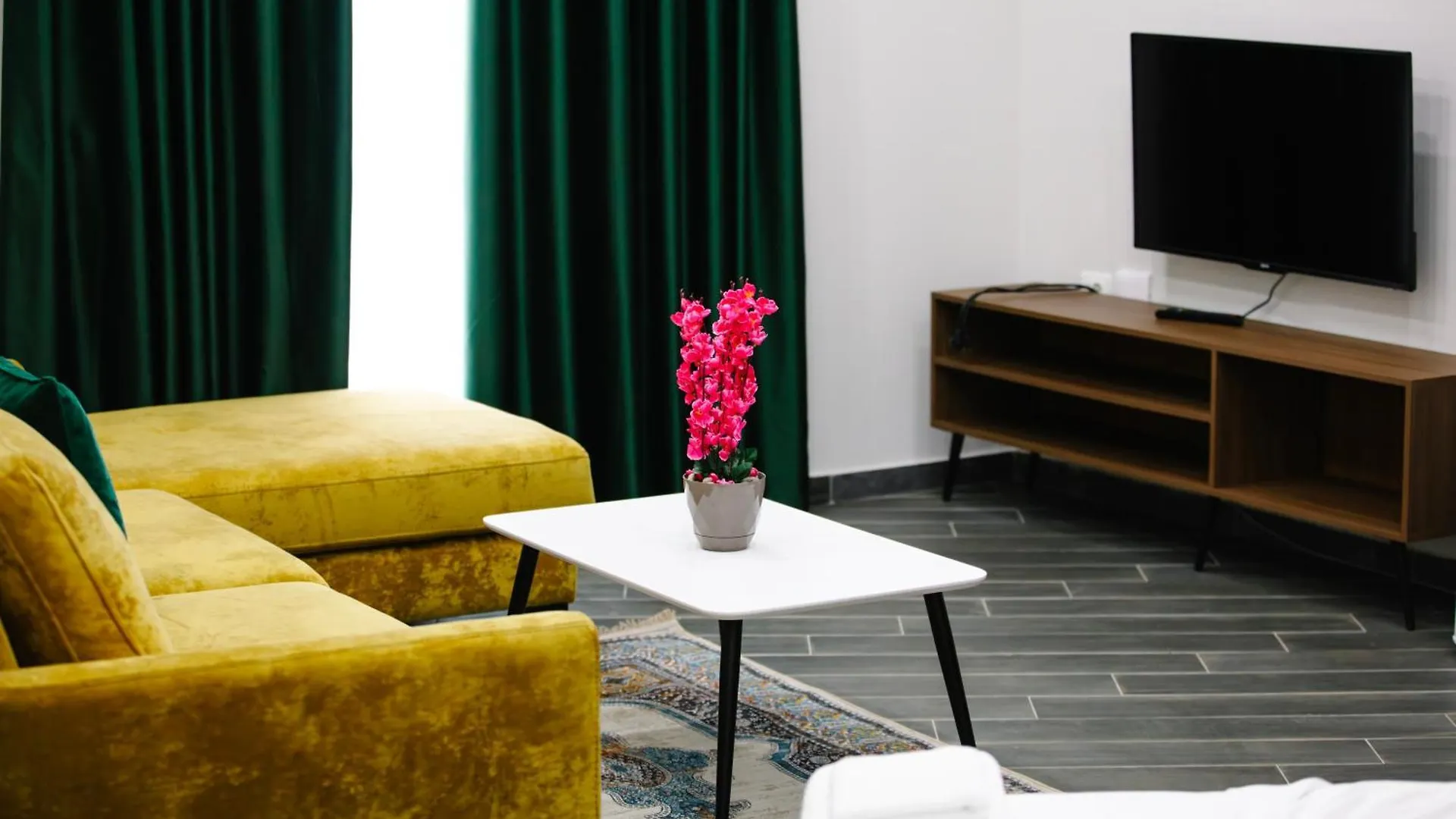 Andor Luxury Hotel & Duplex Kryemedhej