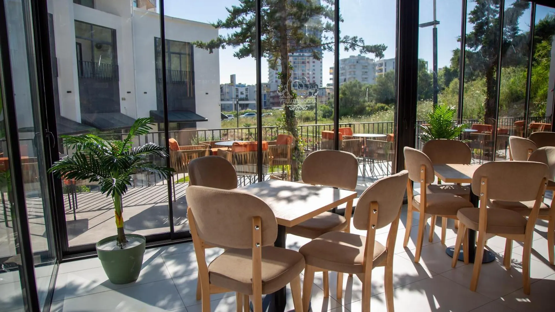 Andor Luxury Hotel & Duplex Kryemedhej