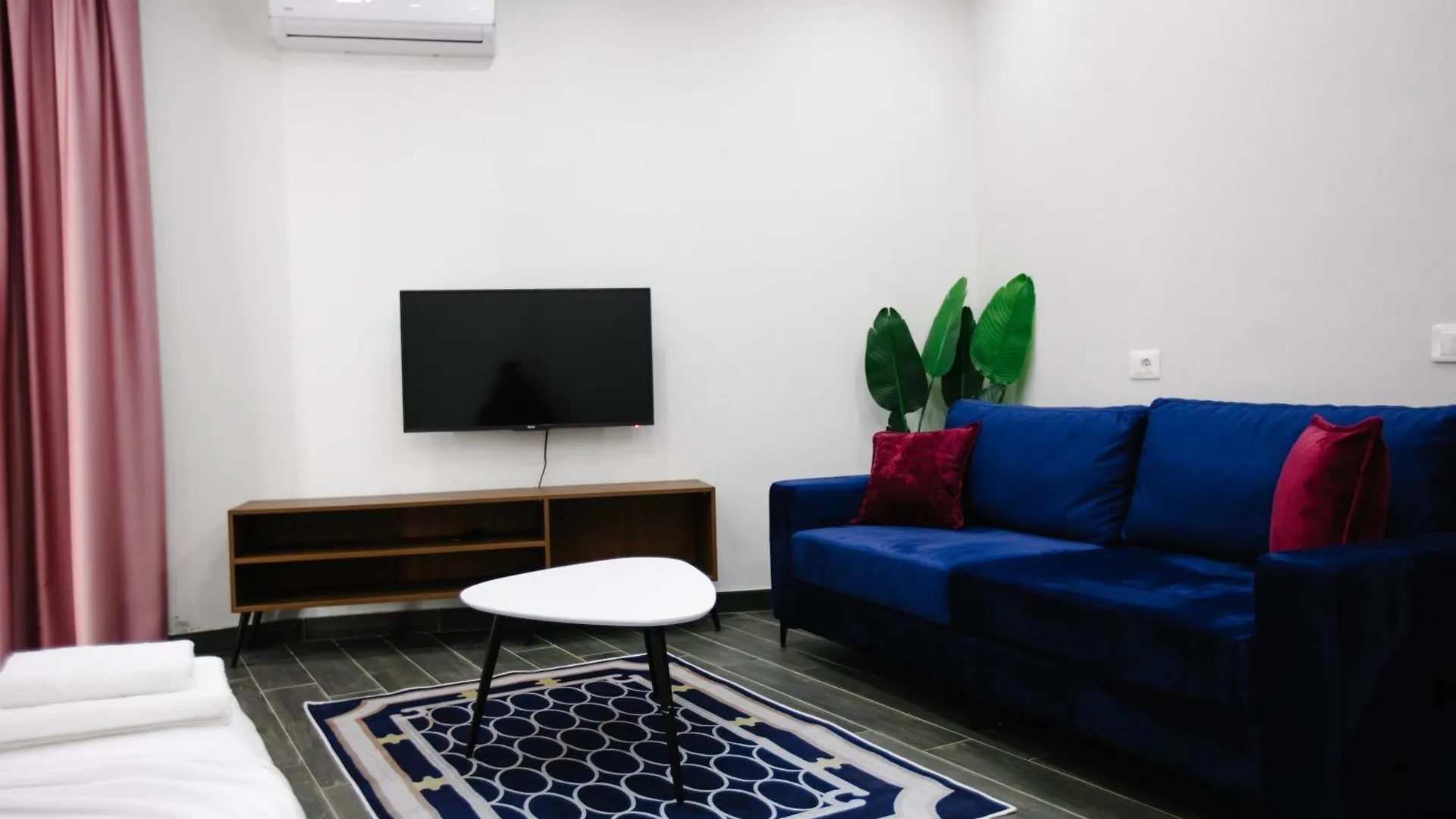 Andor Luxury Hotel & Duplex Kryemedhej