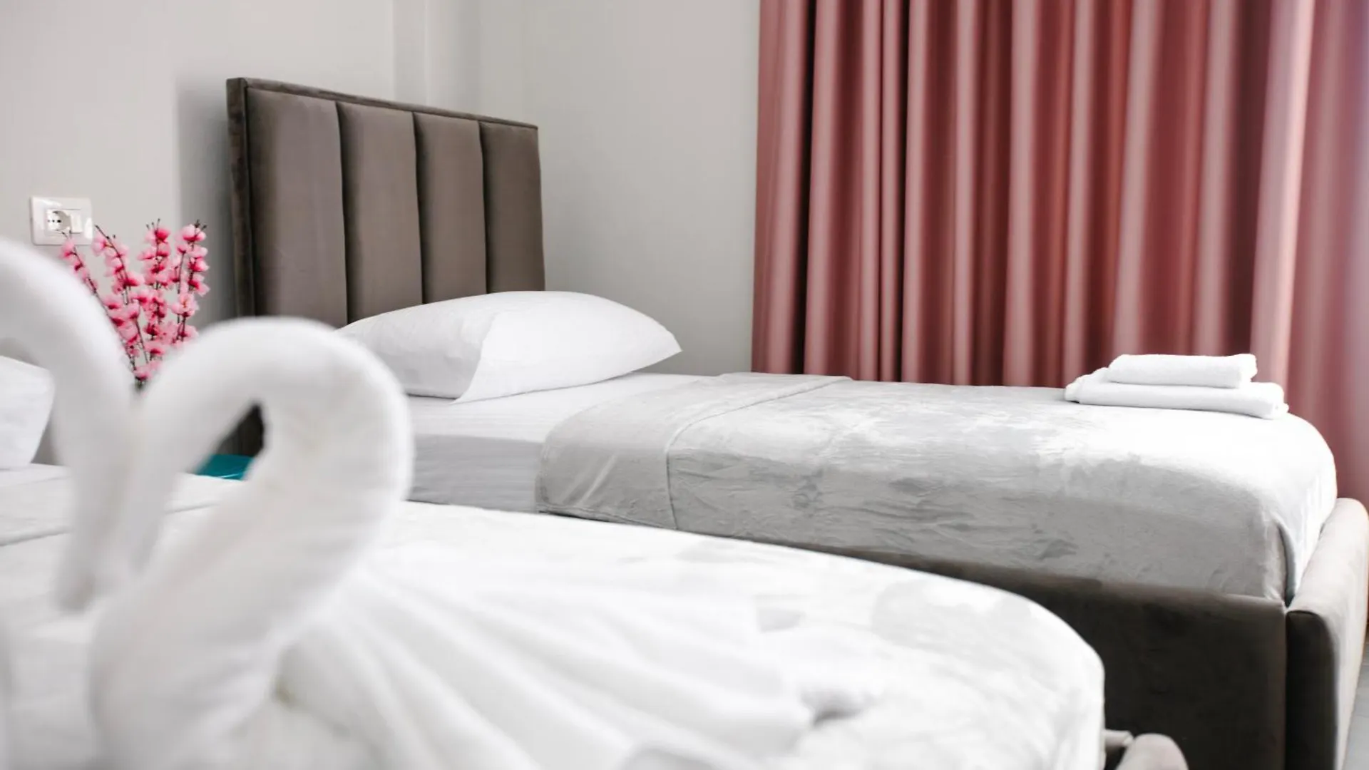 Andor Luxury Hotel & Duplex Kryemedhej