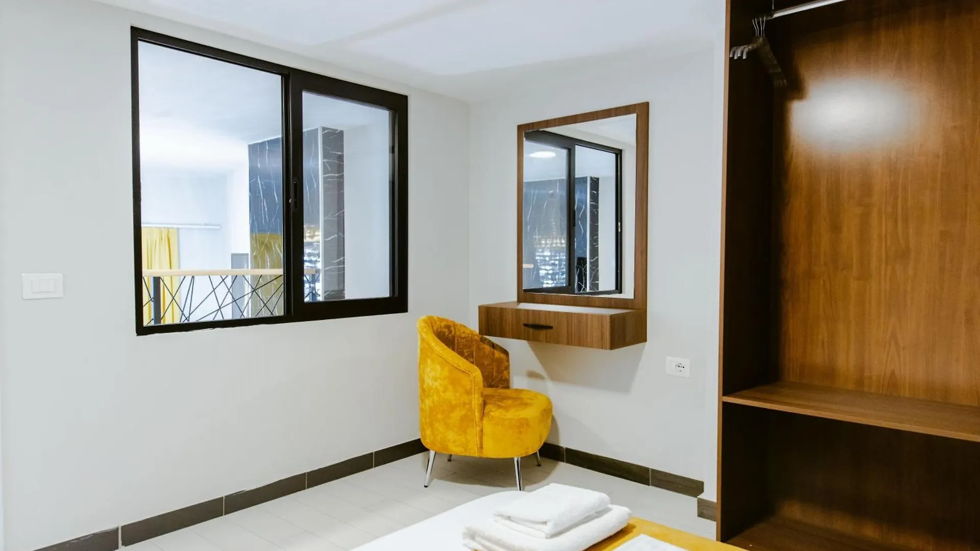 Andor Luxury Hotel & Duplex Kryemëdhej