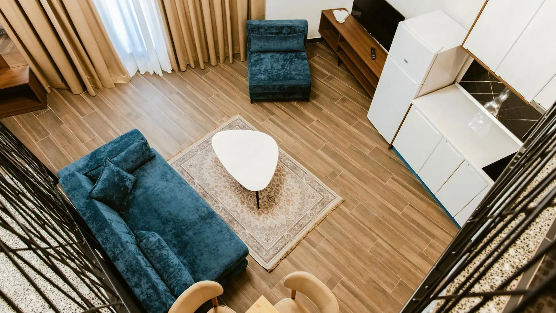 Andor Luxury Hotel & Duplex Kryemëdhej 3*,  알바니아