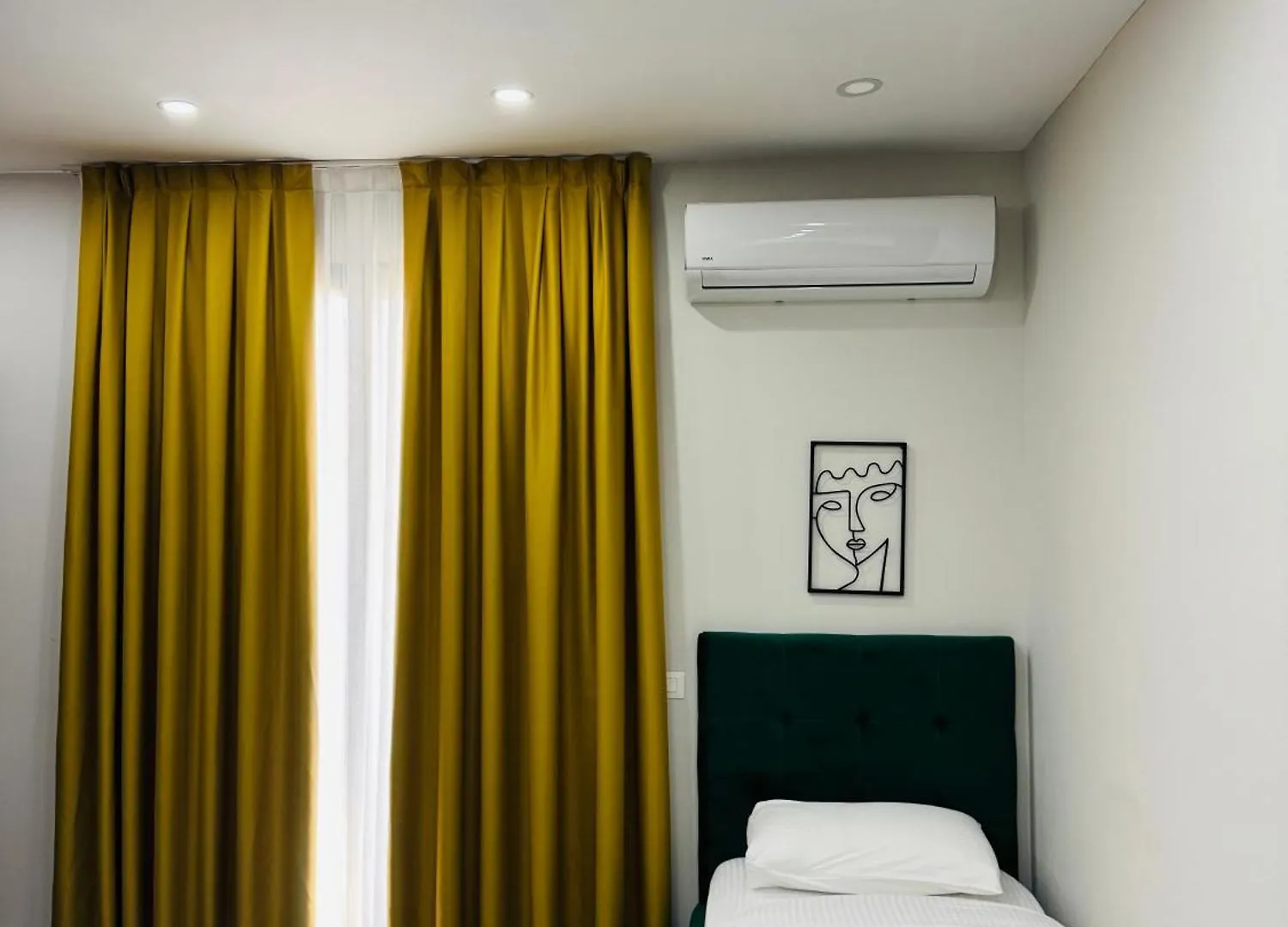 Andor Luxury Hotel & Duplex Kryemëdhej 3*,