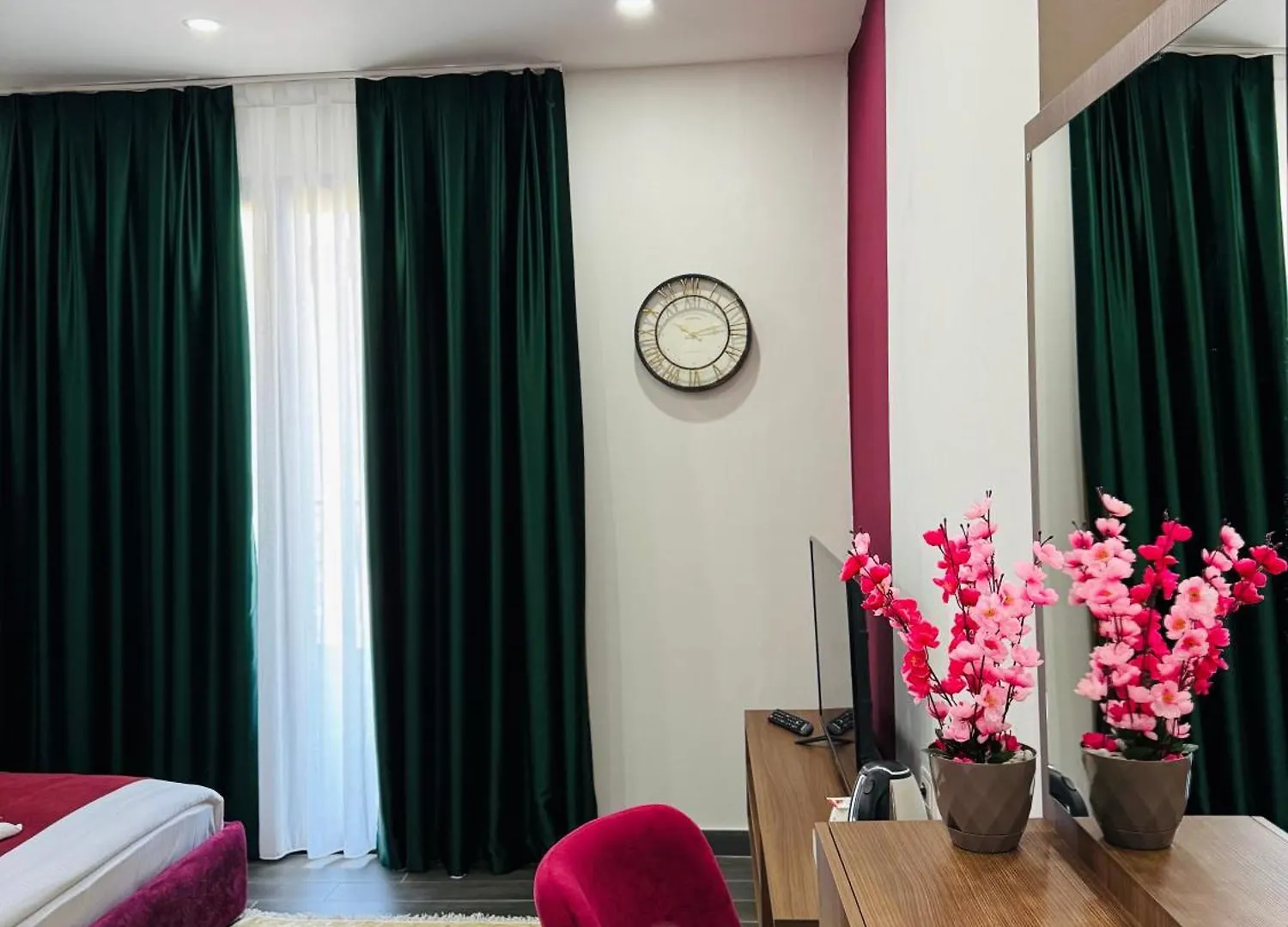 Andor Luxury Hotel & Duplex Kryemëdhej 3*,
