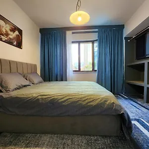 https://center-apartment-30m-from-center.hotels-in-tirana.com