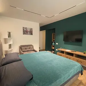 https://downtown-studio-apartments.hotels-in-tirana.com