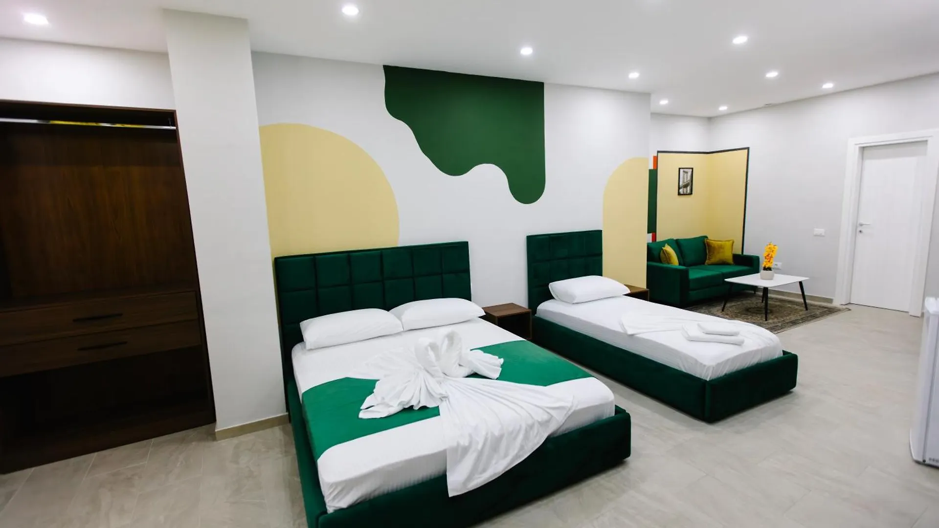 Andor Luxury Hotel & Duplex Kryemedhej 3*,  Albania
