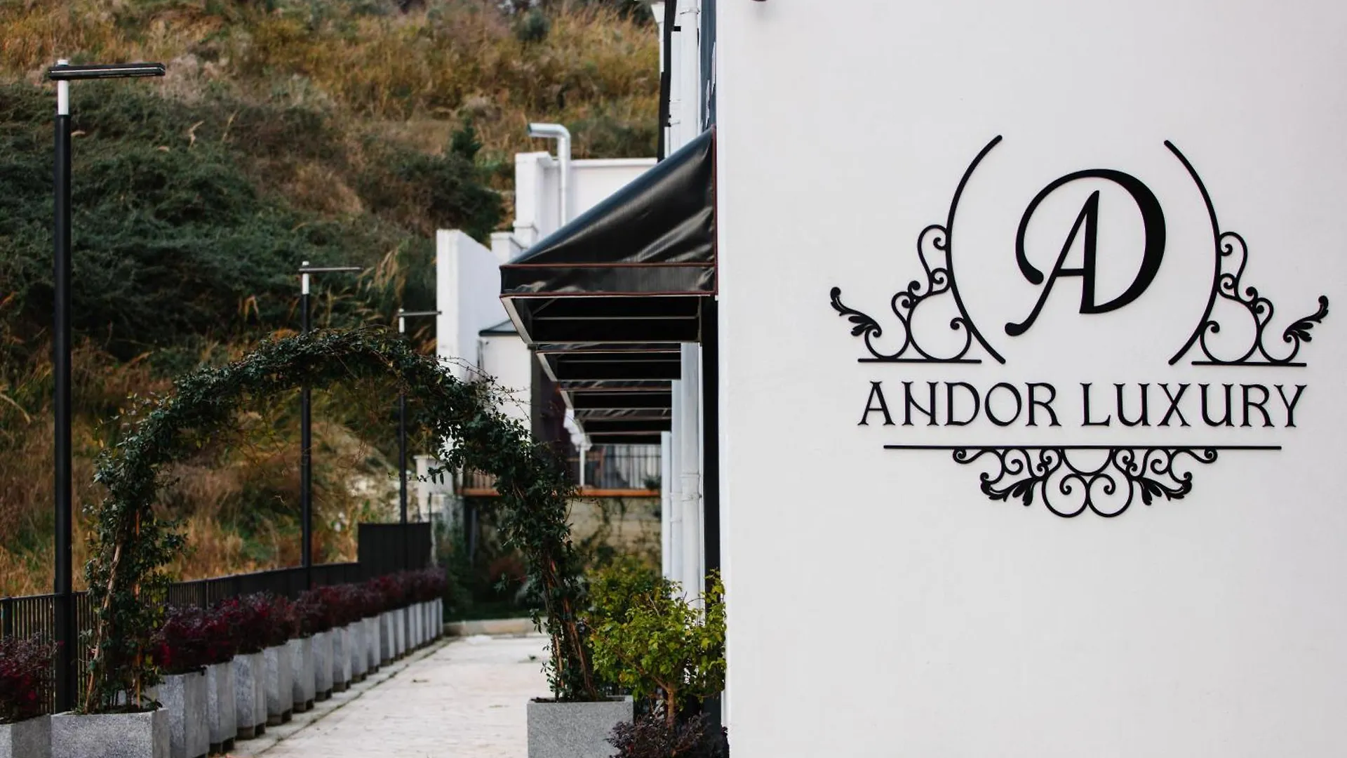 Andor Luxury Hotel & Duplex Kryemedhej