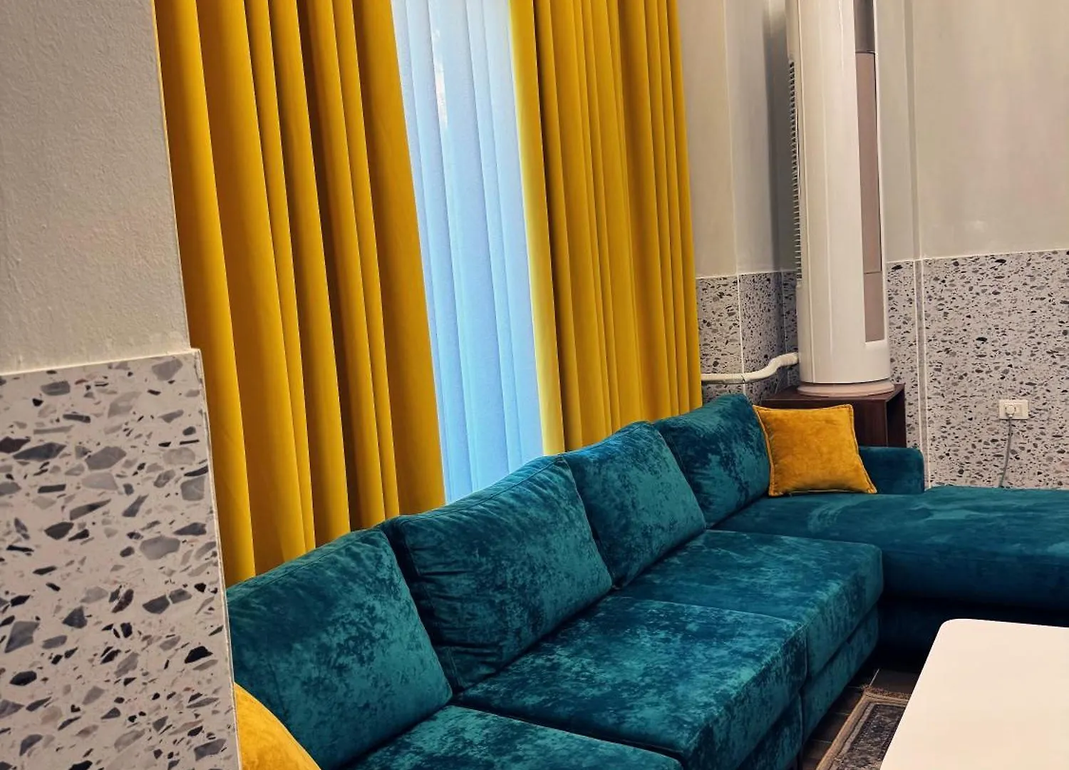 Andor Luxury Hotel & Duplex Kryemedhej 3*,  Albania